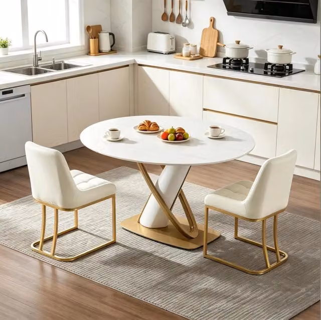 Coppia di Sedie da Pranzo in Velluto Beige con Struttura in Metallo Dorato, Dimensioni 39x45 cm