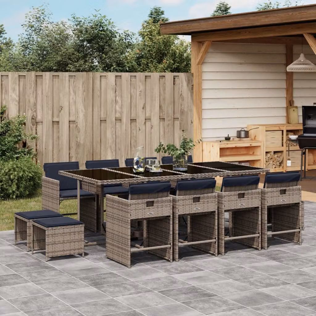 Set da pranzo da giardino vidaXL in polyrattan grigio con cuscini e tavolo in vetro da 13 pezzi