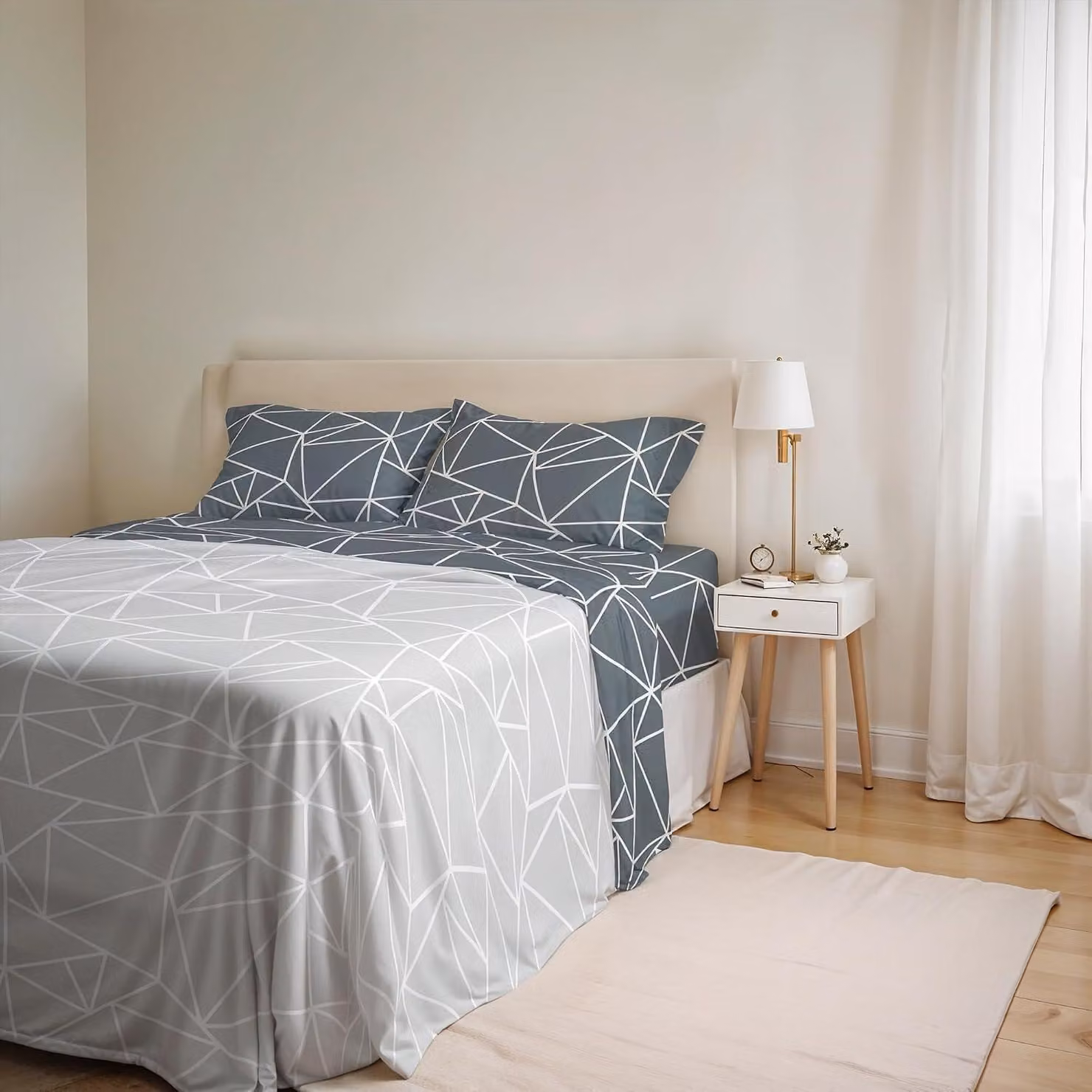 Set di lenzuola per letto matrimoniale, in cotone, prodotto in Italia, composto da un lenzuolo con angoli di 240 x 300 cm e 2 federe con chiusura a busta (per letto matrimoniale)