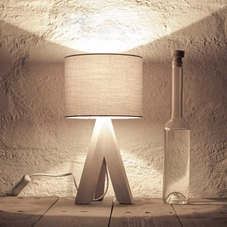 Lampada da tavolo in stile Bauhaus con base in legno e paralume in tessuto grigio E14 con interruttore a cavo Lampada da comodino Luce notturna per camera da letto Soggiorno Luce da lettura