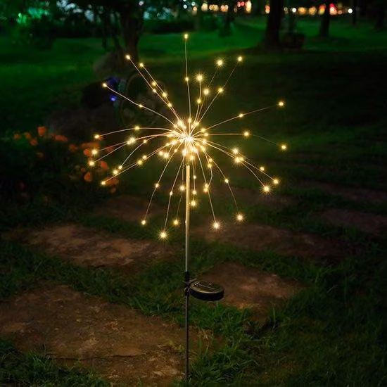 Due lampade solari da terrazza con effetto fuochi d'artificio: 90 LED, sensore di luce intelligente per la regolazione automatica della luminosità, ideali per terrazze, giardini e vialetti.