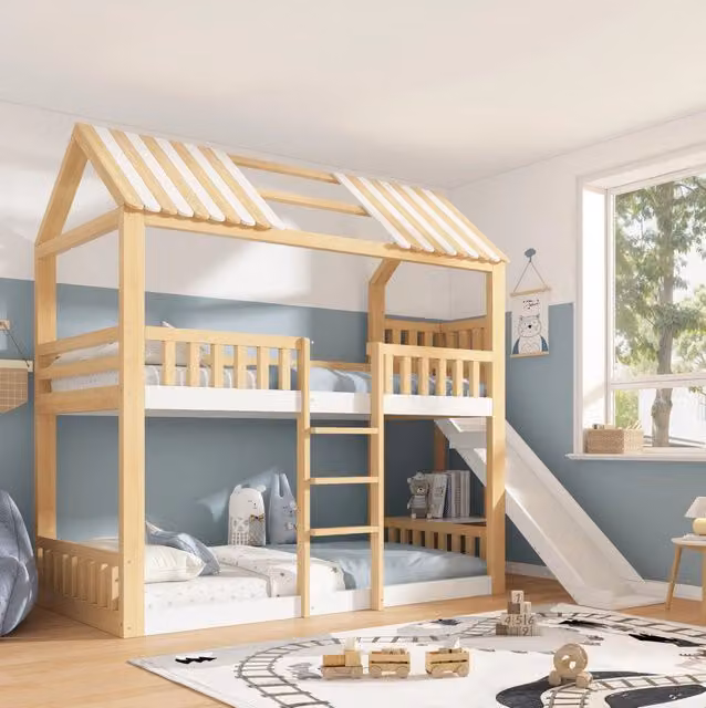 Letto a castello 90x200 cm bianco e naturale in legno con tetto a capanna, senza materasso
