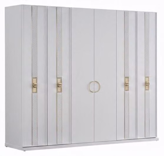 Armadio moderno con ampio spazio di stoccaggio e design elegante.