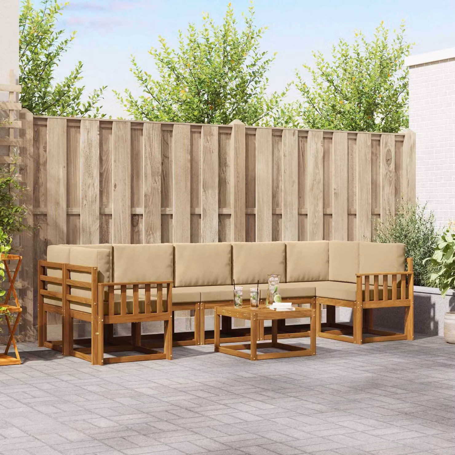 vidaXL Set di divani da esterno a L in legno di acacia con cuscini, colore beige e marrone