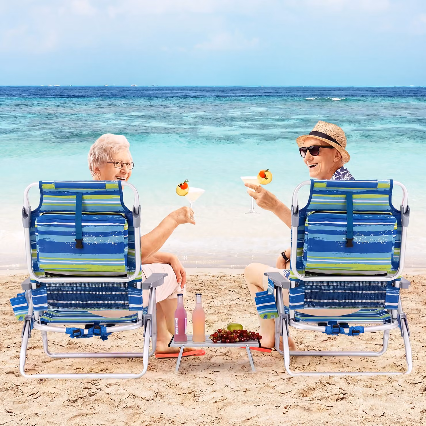 Set di sedie da spiaggia reclinabili e tavolino da campeggio a scomparsa Costway, colore verde con motivo a righe marittime