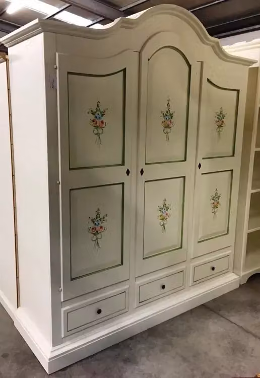 Armadio classico a 3 ante Mobili 2G con cassetti integrati, bianco e verde legno, L: 185 cm, P: 62 cm, H: 220 cm – 2