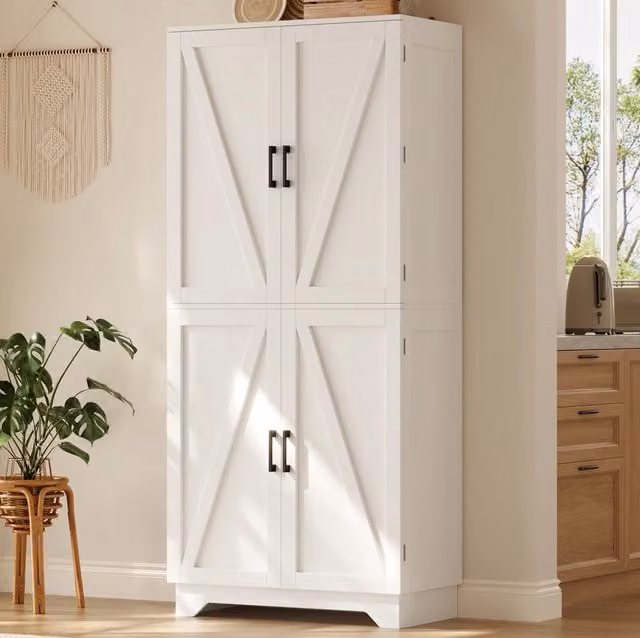 Mobile dispensa alto ULEVR 80x40x180 cm con 4 ante stile fienile, portabottiglie e vani aperti, bianco e naturale