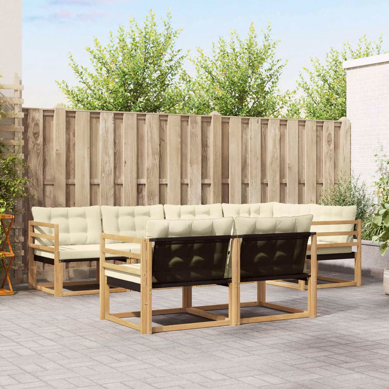 Set di divani da esterno vidaXL 7 pz a forma di U in legno di acacia con cuscini bianchi e beige