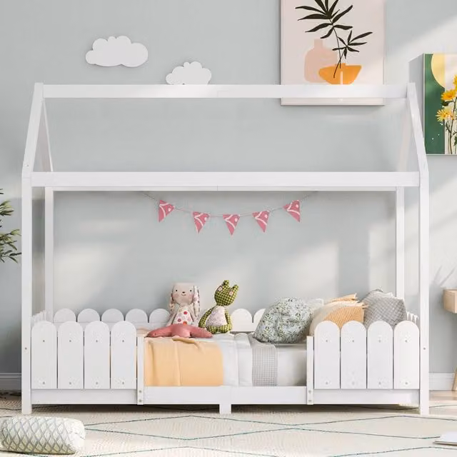Letto a Casetta 90x200 cm in Legno per Bambini con Barriere di Sicurezza e Doghe Bianco
