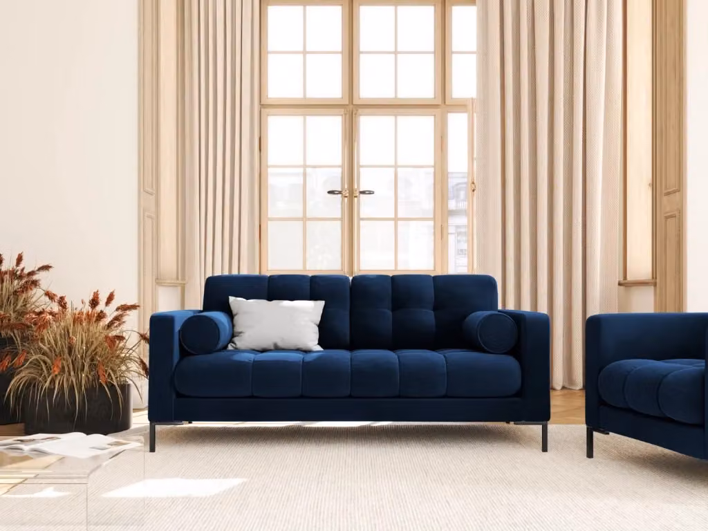 Divano 2 posti Bali di Cosmopolitan Design in velluto blu reale con struttura in metallo e cuscini inclusi L: 152 cm, P: 75 cm, H: 92 cm – 2