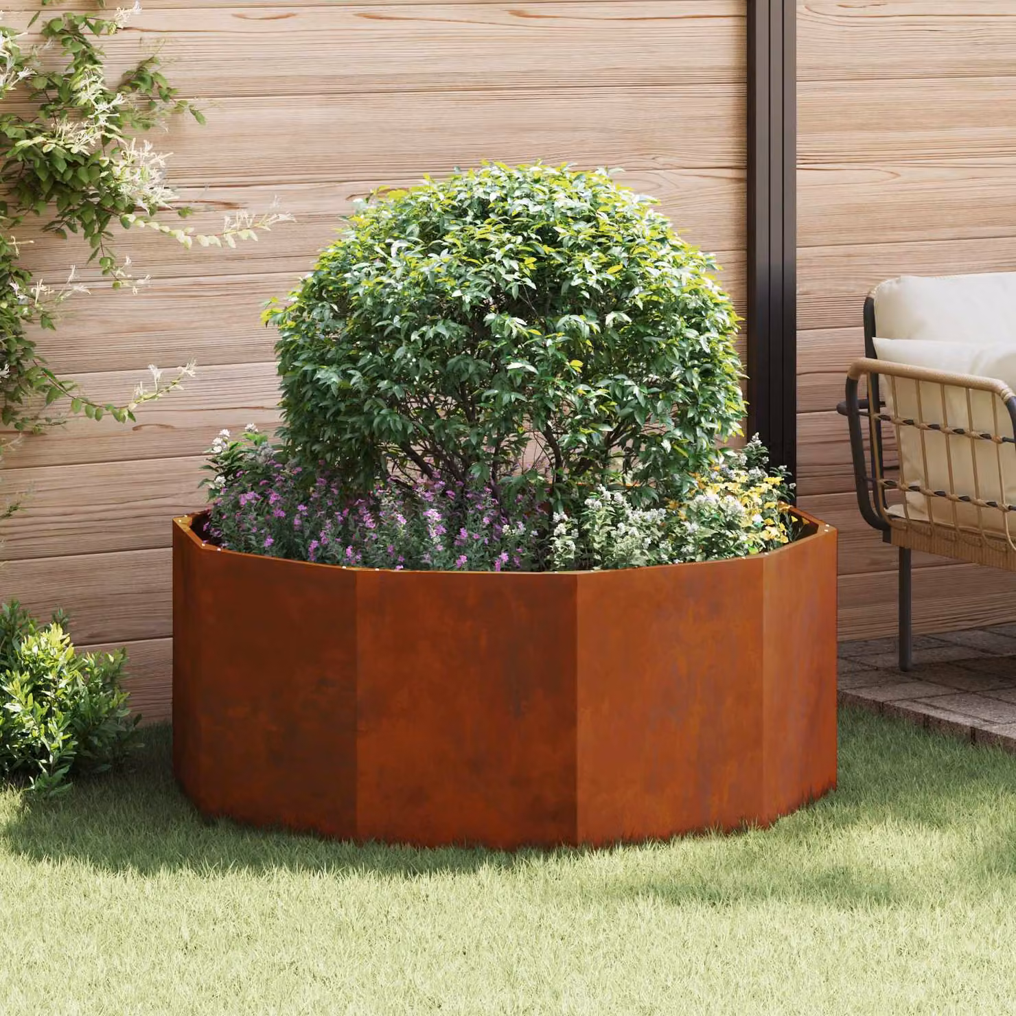 Fioriera da giardino ornamentale vidaXL in acciaio color marrone L: 120 cm, P: 120 cm, H: 50 cm