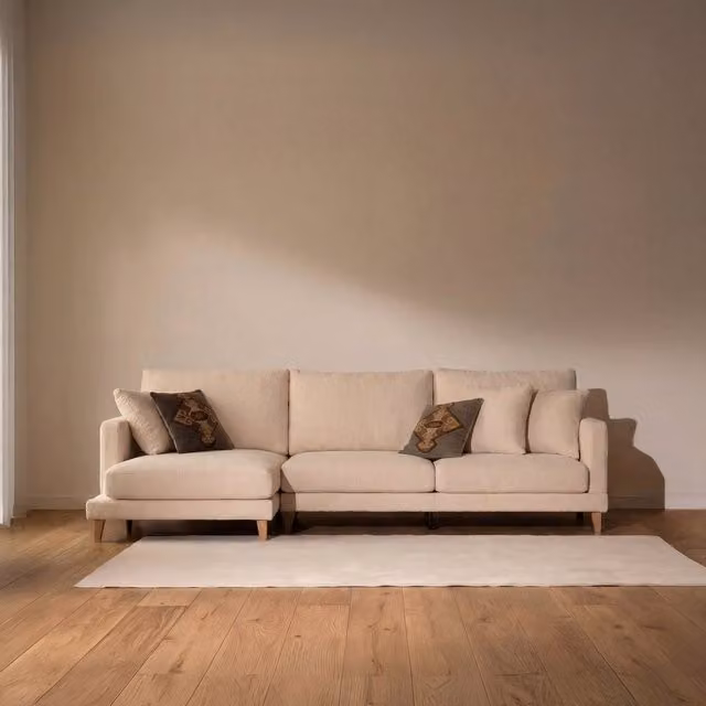 Sofà lettino Banak Dafne a 3 posti con chaise longue sinistra, stile scandinavo, tessuto beige e struttura in legno di faggio, L: 275 cm
