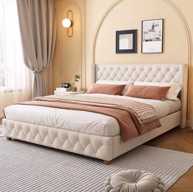 Letto matrimoniale imbottito 140x190 cm in lino beige con rete a doghe e testiera capitonné