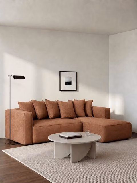 Divano letto Livorno Kenay Home a 3 posti con chaise longue destra, colore terracotta, design moderno a L in tessuto