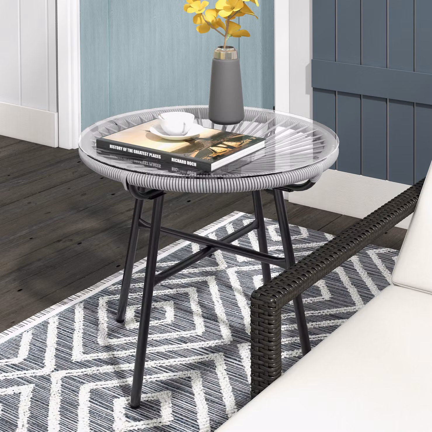Tavolino da giardino Outsunny in stile boho con rattan PE e vetro temperato, Grigio, L/P/H: 50 x 50 x 50 cm – 2