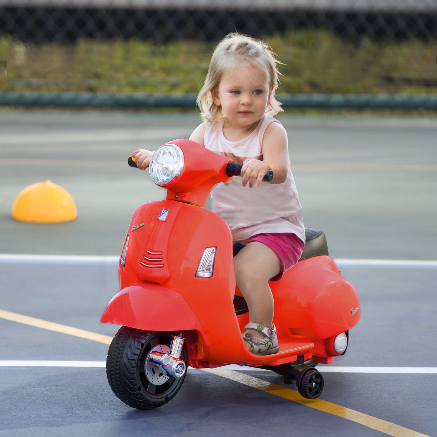 Moto Elettrica Vespa HOMCOM per Bambini con Licenza Ufficiale, Batteria 6V, Fari e Clacson, Rosso, L: 66.5 cm, P: 38 cm, H: 52 cm – 2