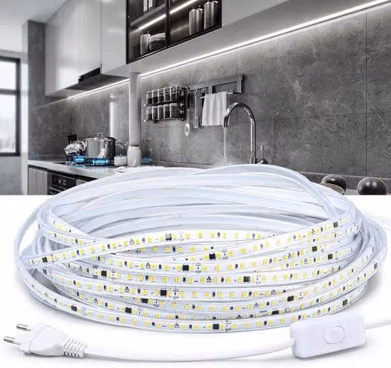 Strisce LED 5 m 220 V 120 LED/m IP65 impermeabili - Bianco freddo 6000 K - Decorazione per casa, cucina, giardino, interni ed esterni - Spina UE e interruttore
