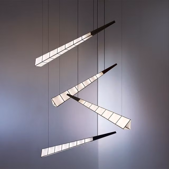 Lampada a sospensione Tooy Igor LED dimmabile con altezza regolabile in metallo e vetro, luce bianco caldo, disponibile in nero o bianco