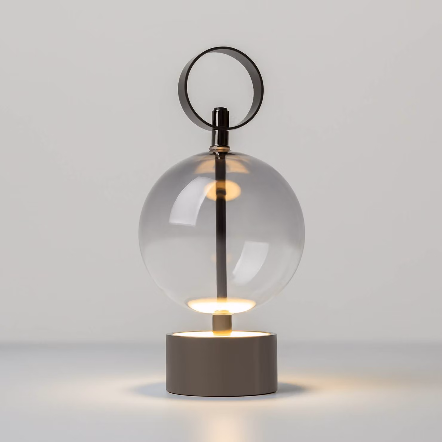 Maytoni Lampada da tavolo DOUBLE MOON, dimmerabile, Alluminio / Grigio / Zincato, Soggiorno / Sala da pranzo, Vetro, Moderno, Lampada da tavolo