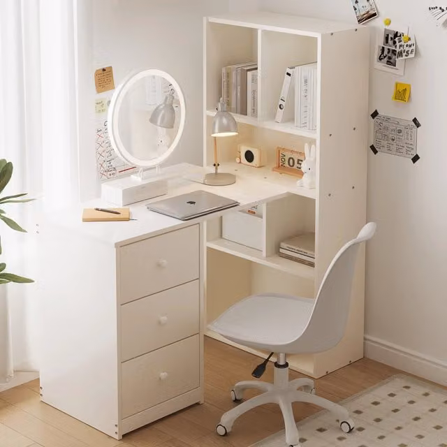 Scrivania angolare MODFU bianca in legno e MDF con finitura opaca L: 117 cm, P: 63 cm, H: 135 cm