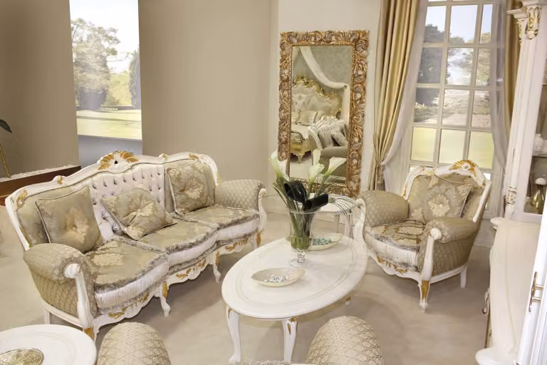 Klassisches Wohnzimmer Set 4 tlg. Sofagarnitur 31+ Couchtisch Beistelltisch