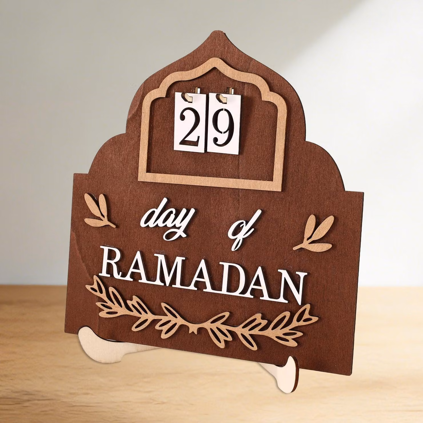 Calendario dell'Avvento in legno a tema Ramadan, dimensioni 20x19,5 cm, color marrone