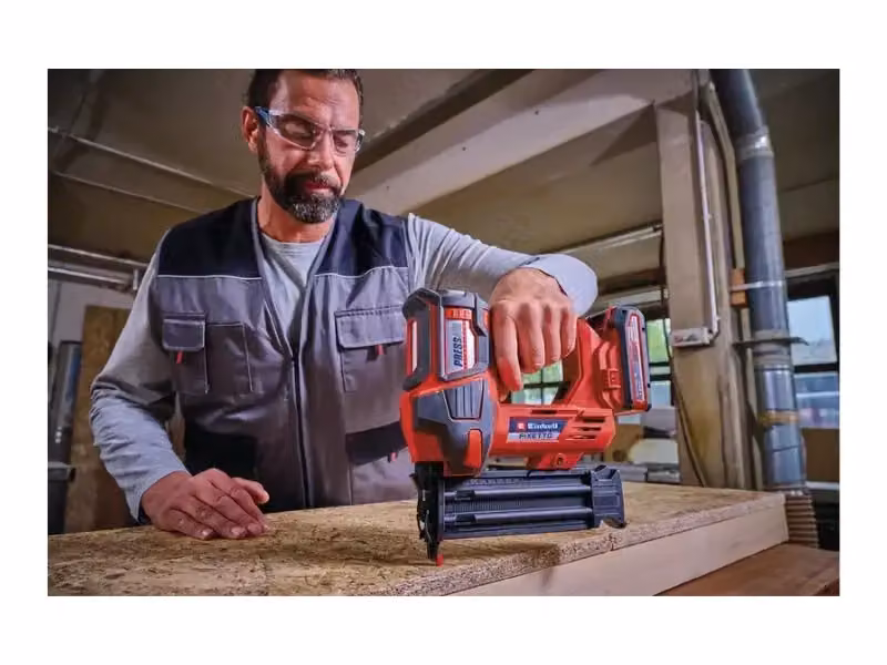 Chiodatrice a batteria Einhell FIXETTO 18/50 N Power X-Change rossa con LED e 60 colpi/min – 2