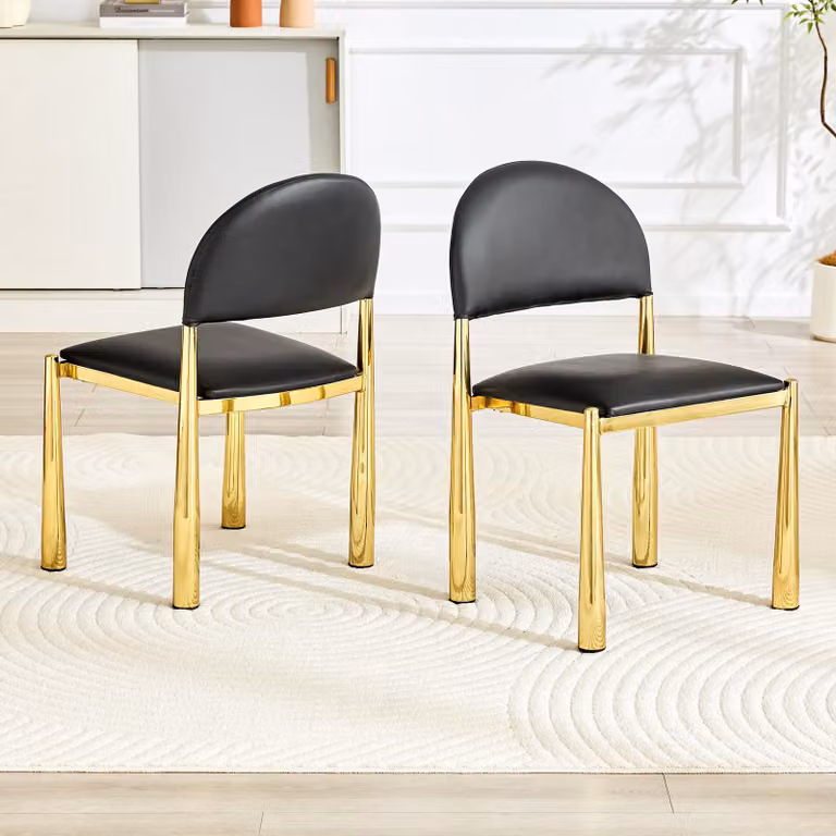 Set di 2 moderne sedie da pranzo, poltrona imbottita con schienale semi-circolare, sedia da cucina in ecopelle e con gambe in metallo. Il set include solo le sedie, la tavola non è inclusa. Altezza: 80 cm. Design elegante e robusto, colore nero