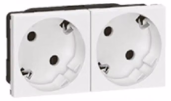 Presa Schuko a 45 gradi Legrand, a 2 ganci (4 moduli) Colore: bianco 077252