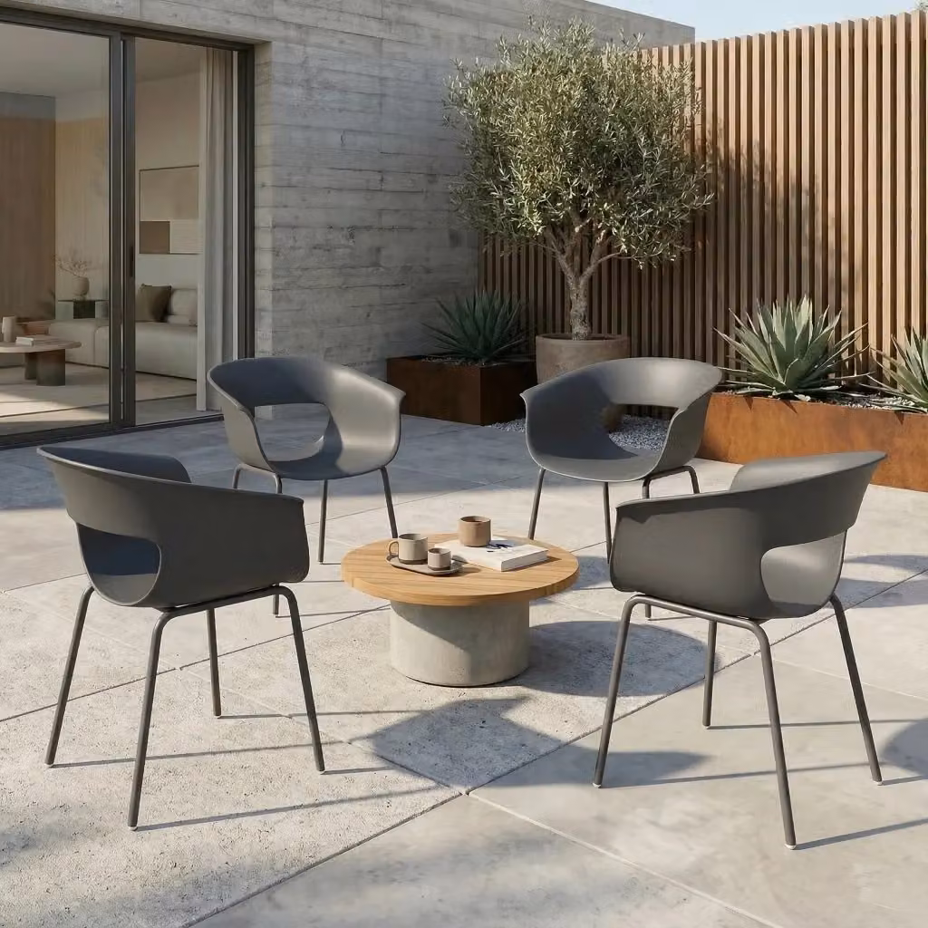 Set di 4 sedie da giardino Komhtom con braccioli, design moderno ed ergonomico, impermeabili, colore grigio opaco – 2
