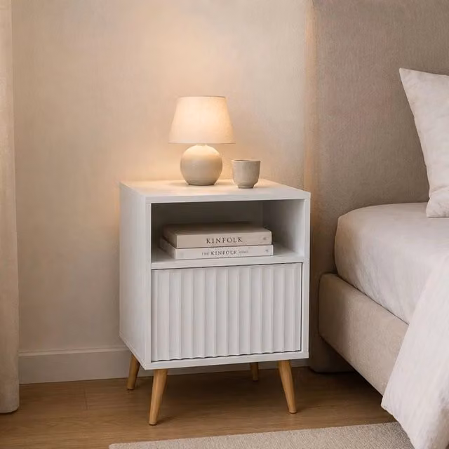 Comodino con un cassetto DMORA Ledareno Bianco e Oro L 47 cm, P 40 cm, H 61 cm – 1