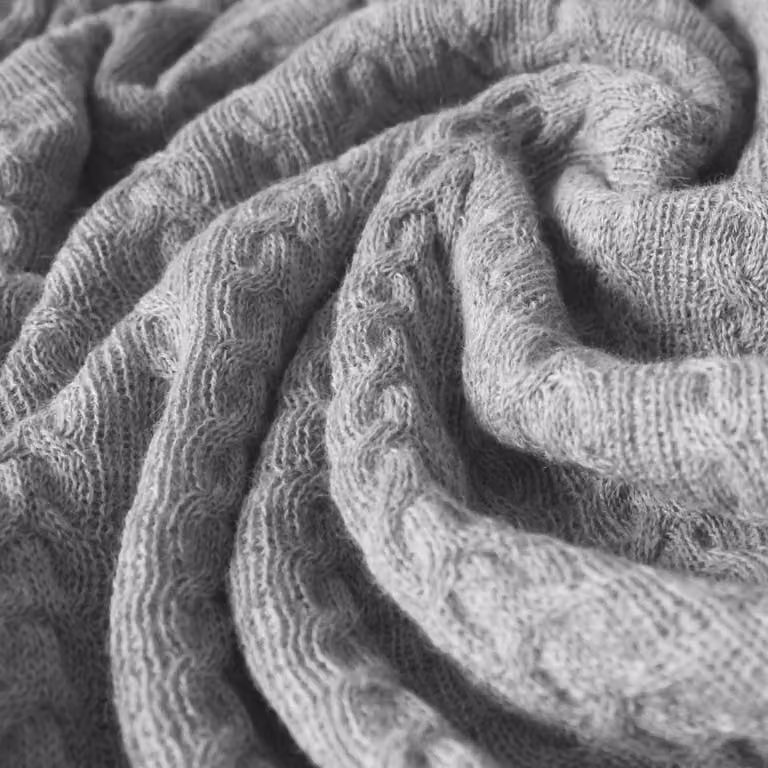 Coperta in alpaca, 135x190 cm, grigia, motivo a treccia, 100% lana di baby alpaca