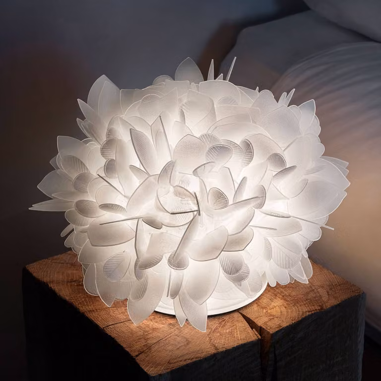 Slamp Lampada da tavolo di design Veli, Bianco / Opale, Soggiorno / Sala da pranzo, Plastica, Design, Lampada da tavolo