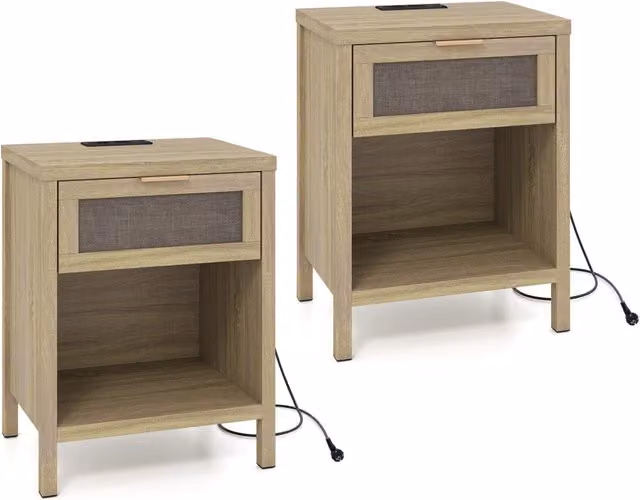 Set di 2 comodino con stazione di ricarica cassetto e scomparto aperto, Tavolino da letto in rattan PE per soggiorno e camera da letto