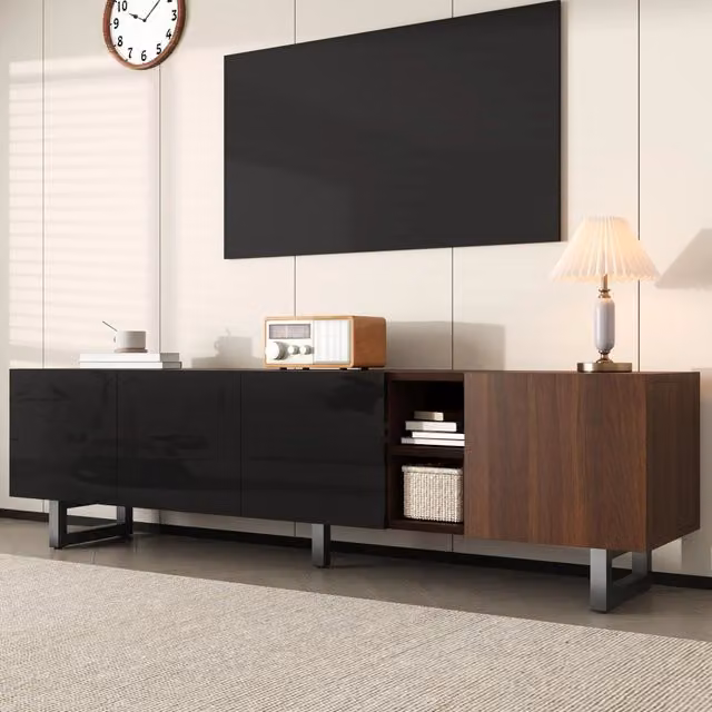 Mobile TV con 4 ante senza maniglie e ripiani aperti, finitura lucida nera effetto legno, per soggiorno, 180 × 38 × 50 cm