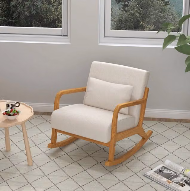 Poltrona a dondolo imbottita con struttura in legno, colore crema, per soggiorno e camera da letto