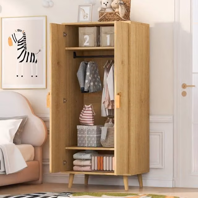 Armadio 2 ante con vano appendiabiti e spazio contenitore maniglie cartoon piedi rialzati in MDF colore legno naturale