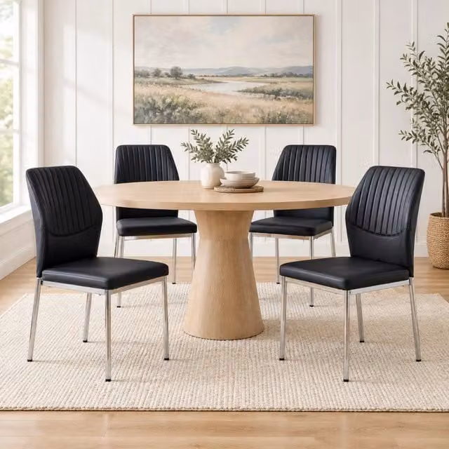Set 4 sedie da pranzo ULEVR con schienale in PU nero, gambe in metallo color argento e imbottitura