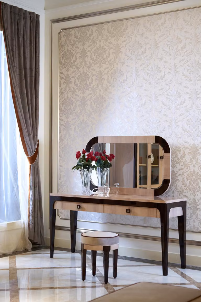 Tisch Modern Konsole Spiegel Kommode Schminktisch Schlafzimmer Hocker Konsolen