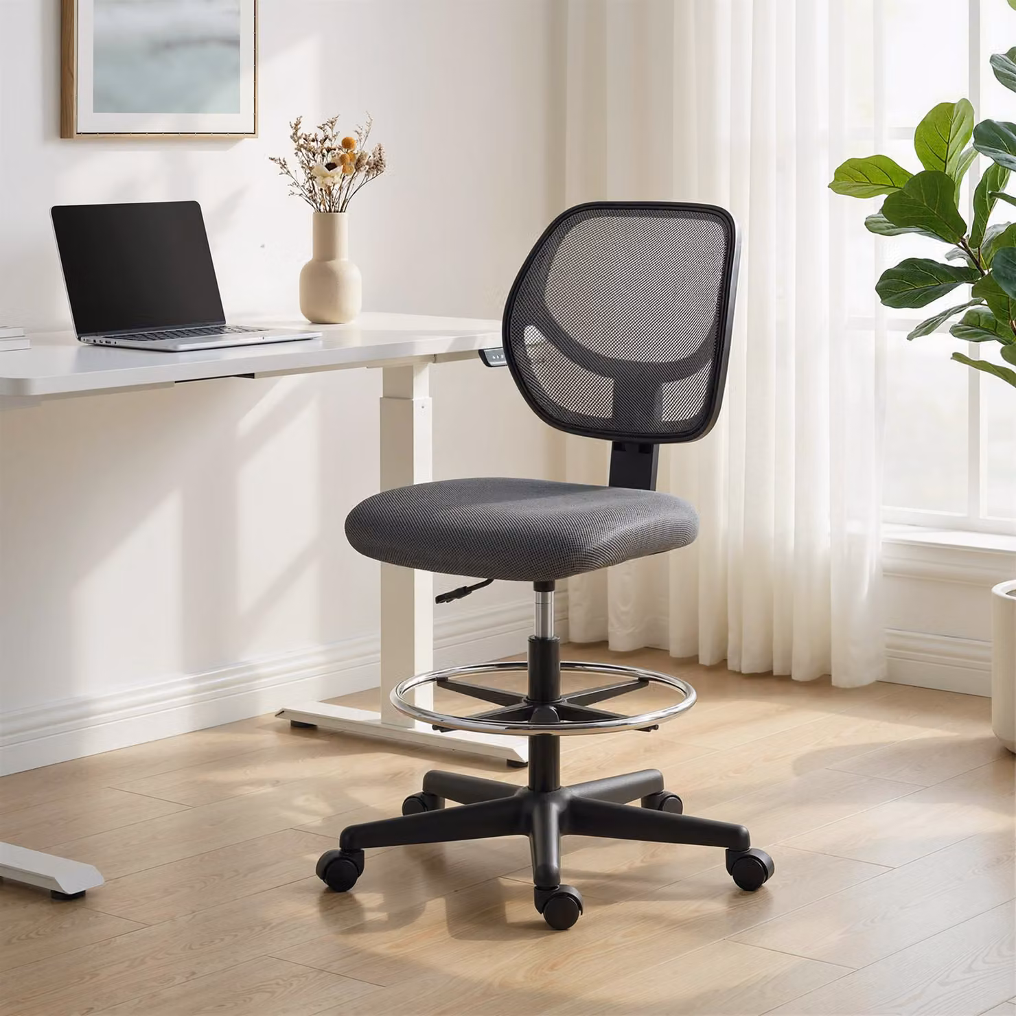 Sedia da ufficio ergonomica Vinsetto con poggiapiedi e schienale in rete, altezza regolabile, grigio scuro – 2