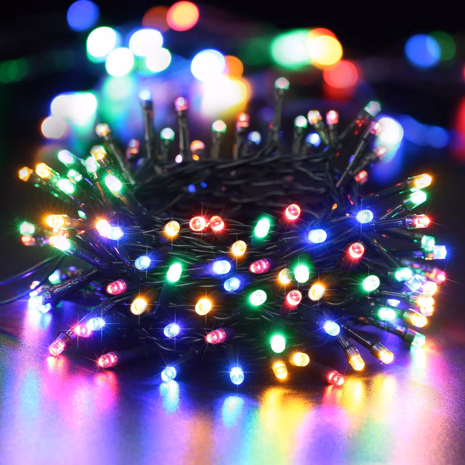 Catena luminosa a LED, 100 luci colorate, 10 metri, alimentazione a batteria, grado di protezione IP44, con timer