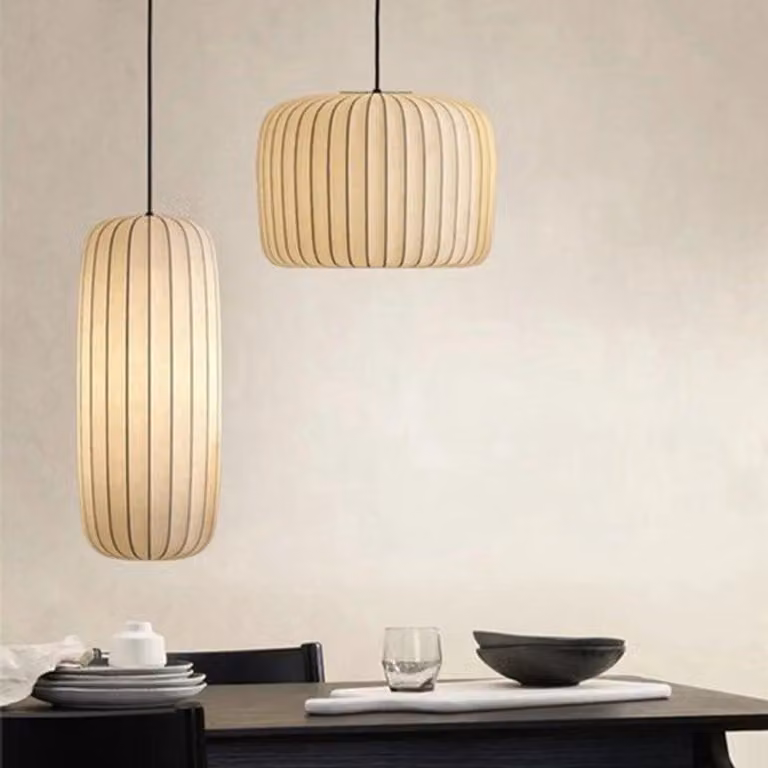 Lampada a sospensione in seta e metallo - Diametro 42 cm, altezza 25 cm - Attacco E27 - Design moderno e minimalista