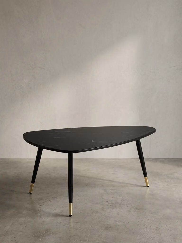 Tavolino da salotto 90x60x41 cm con effetto marmo nero, tavolino da salotto a tre gambe con struttura in metallo, tavolino triangolare da salotto, tavolino ausiliario