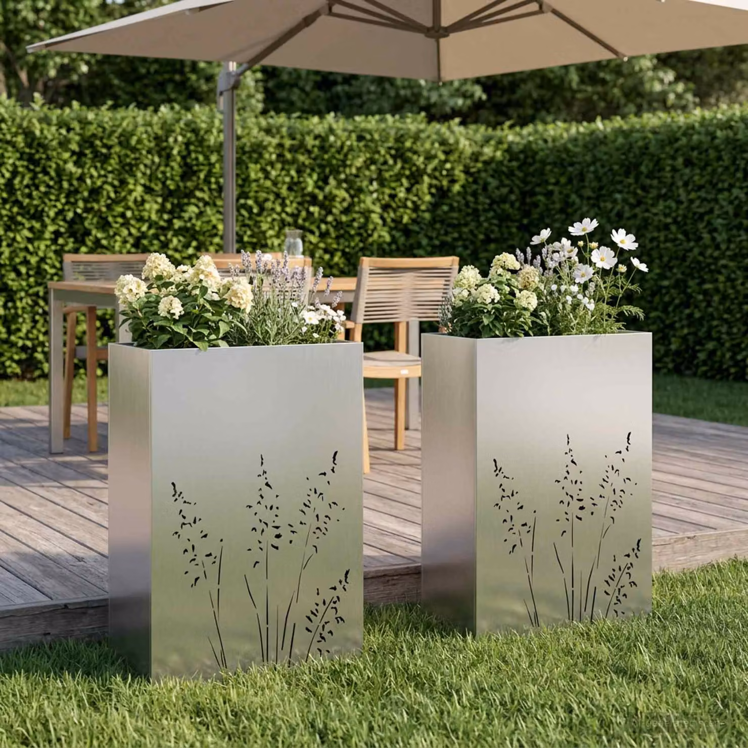 Set di 2 vasi da giardino vidaXL in acciaio inox color argento L: 50 cm, P: 30 cm, H: 75 cm