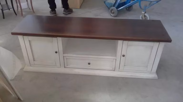 Porta TV Shabby Chic con 4 Cassetti Mobili 2G Bianco Anticato e Noce L: 120 cm, P: 50 cm, H: 53 cm