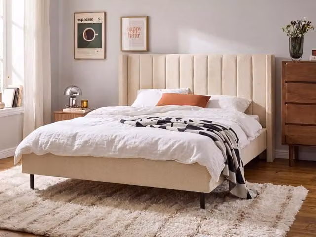 Letto matrimoniale Beliani in tessuto bouclé beige con doghe in legno stile moderno L/P: 160 x 200 cm – 1