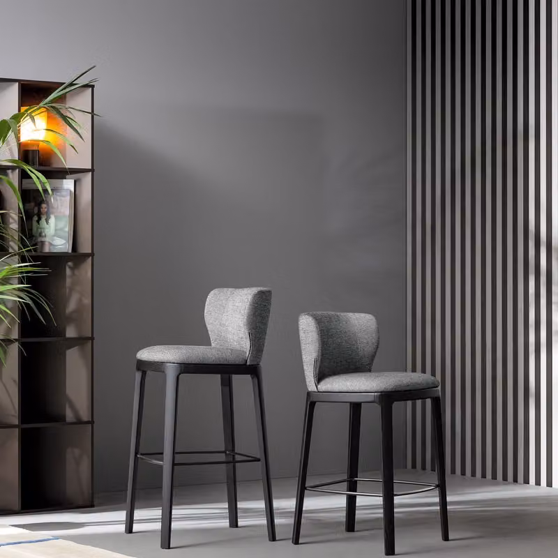 Sgabello Joy too Bonaldo gambe in legno