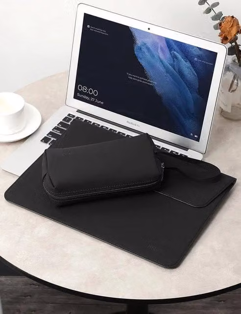 Lampada portatile da tavolo in plastica nera per adulti