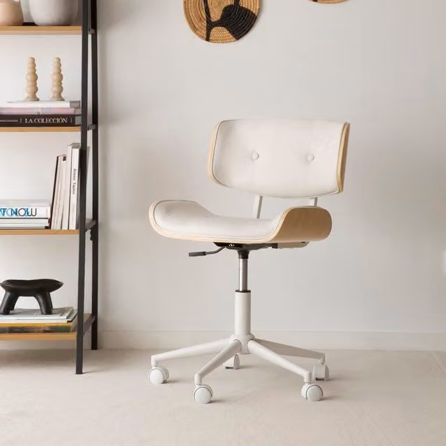 Haru sedia da scrivania imbottita beige con legno e ruote