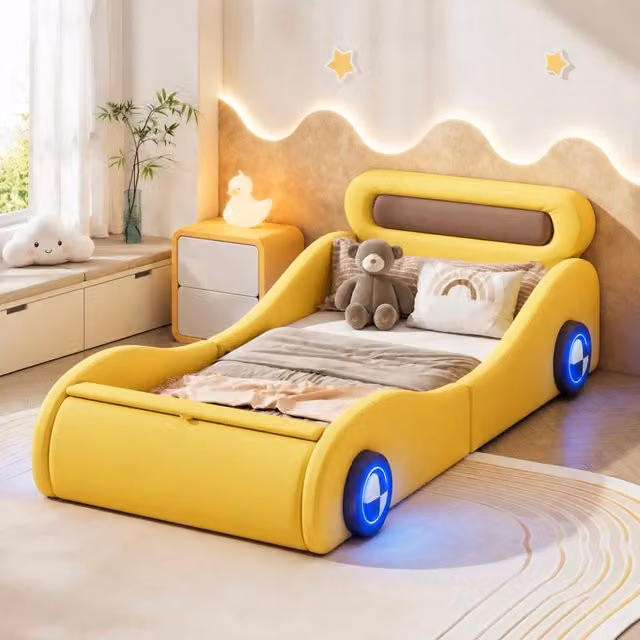 Letto imbottito per bambini a forma di auto 90x200 cm; ruote luminose regolabili tramite app; contenitore; PU; giallo